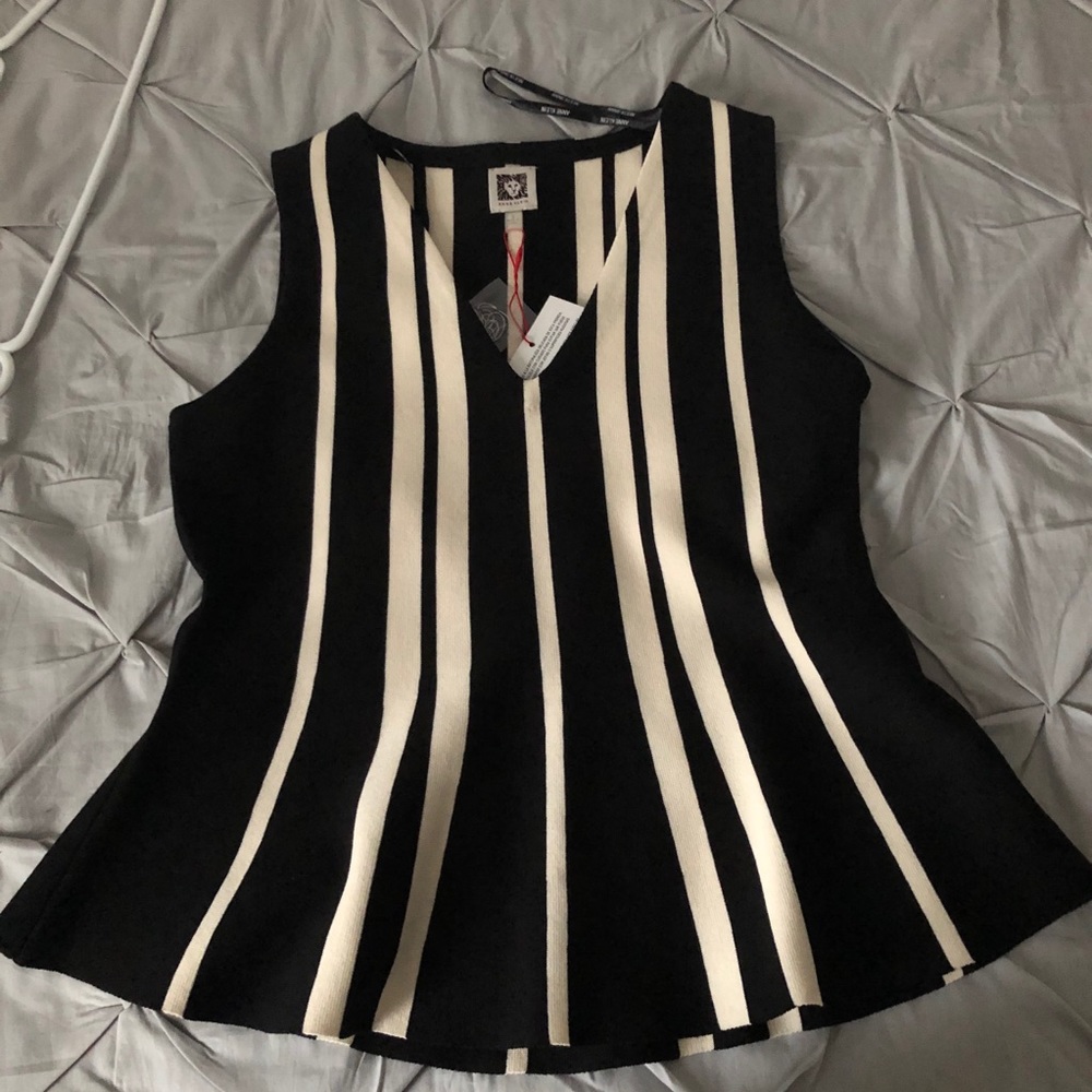 ANNE KLEIN Anne V-neck sleeveless size SP  NEW